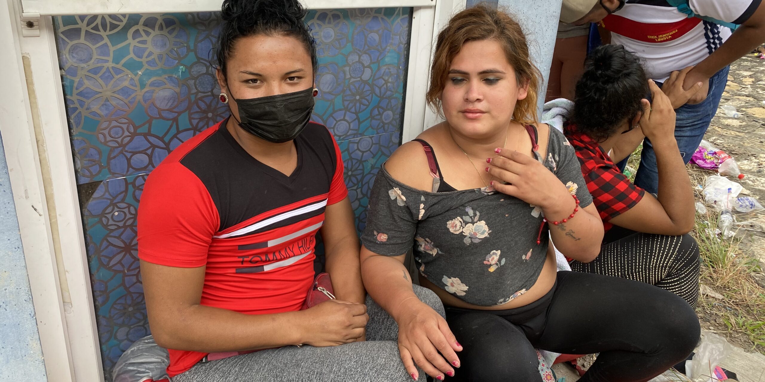 As viven 300 personas LGBT en la primera caravana migrante